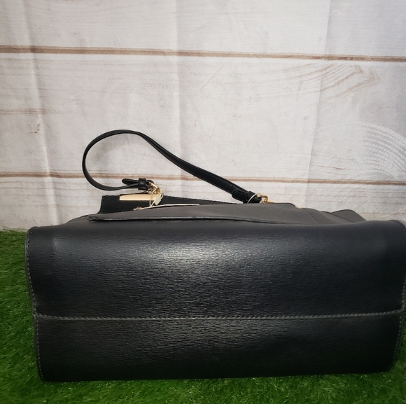 Isabelle Handbag Vegan Leather Bag - Picture 6 of 8